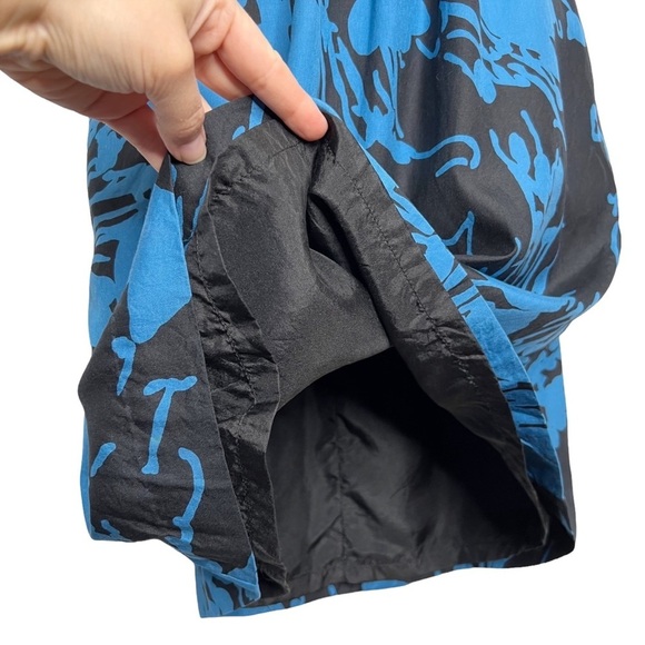 Threadware 100% Silk Blue & Black Printed Flutter Sleeve Dress - Picture 8 of 13
